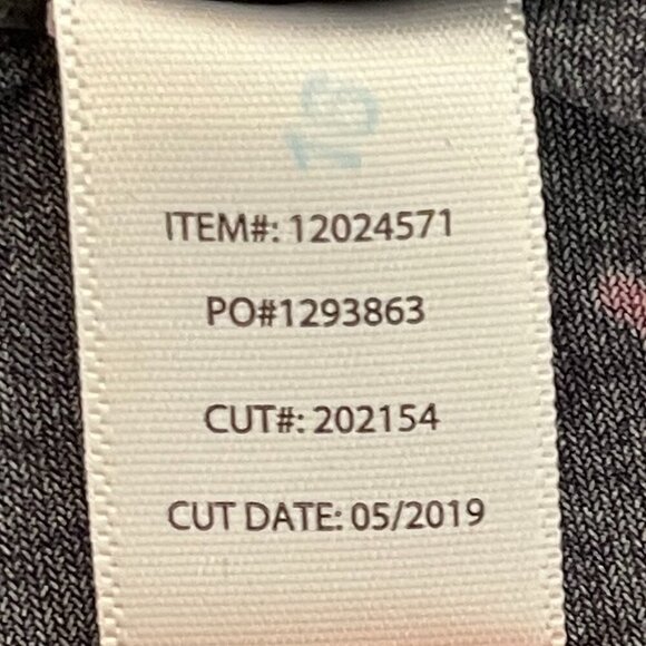 Torrid Plus Size 5X Feathers Studio Knit V-Neck Short Sleeve Top - Picture 11 of 14